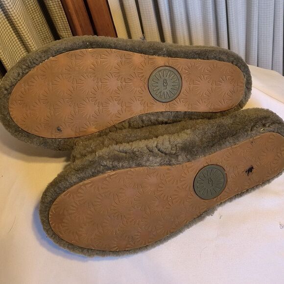 UGG slippers - Picture 2 of 5
